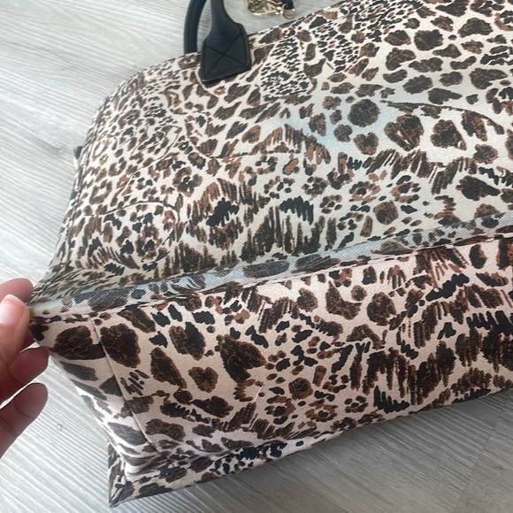Lilly Pulitzer winstead cheetah print tote! - Picture 6 of 10